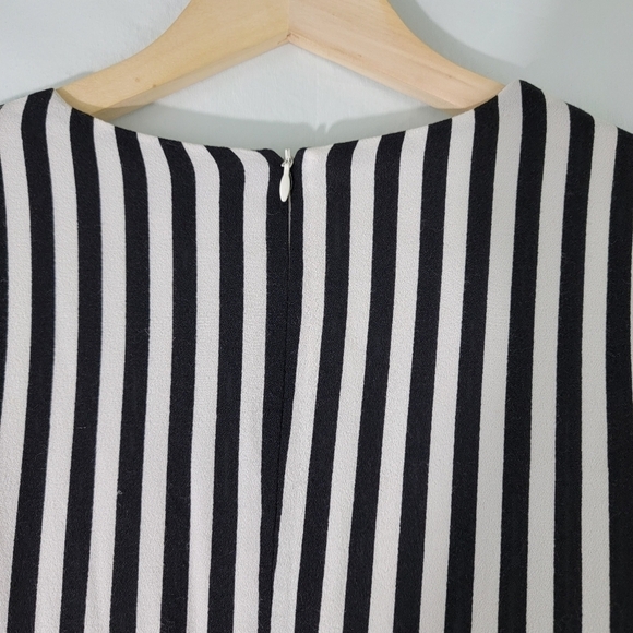 Bardot Women Black/White Striped Bell Sleeve Wrap Dress Sz 10Party Contemporary - Picture 8 of 12